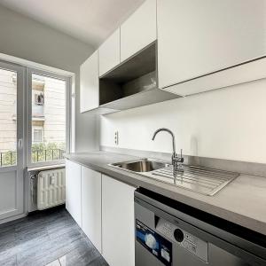 Altitude 100/Molière : Bel appartement de 2 chambres rénové