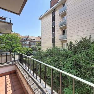 Altitude 100/Molière : Bel appartement de 2 chambres rénové