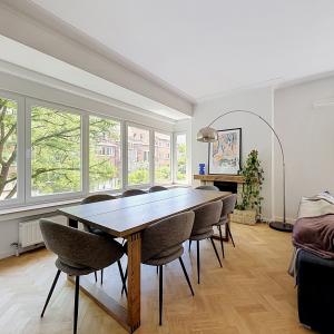 Altitude 100/Molière : Bel appartement de 2 chambres rénové