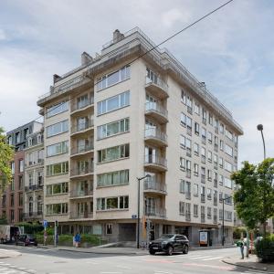 Churchill/Cavell - Appart ± 180 m² avec terrasses et garage.