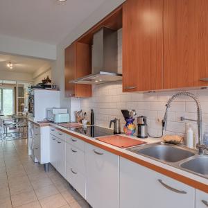 Churchill/Cavell - Appart ± 180 m² avec terrasses et garage.