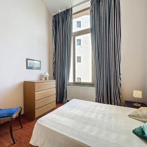 Etangs d'Ixelles / Louise : Bel appartement de caractère