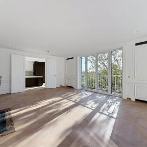 Louise /Abbaye : Somptueux appartement caractère remis à neuf