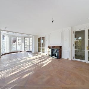 Louise /Abbaye : Somptueux appartement caractère remis à neuf