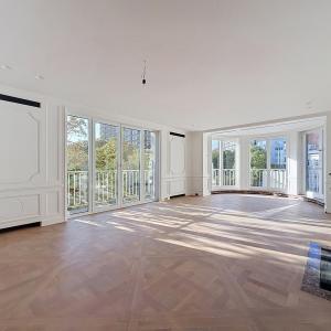 Louise /Abbaye : Somptueux appartement caractère remis à neuf