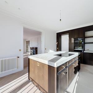 Louise /Abbaye : Somptueux appartement caractère remis à neuf