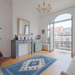 Place Brugmann,  triplex 3 ch  rénové avec grande terrasse