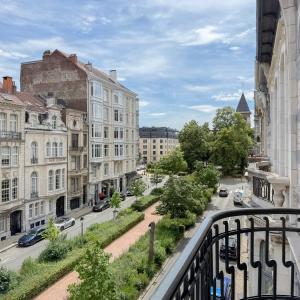 Place Brugmann,  triplex 3 ch  rénové avec grande terrasse