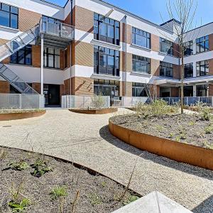 Couronne : Bel appartement récent 1 chambre + terrasse