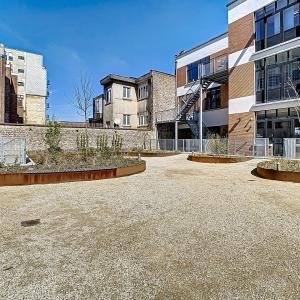 Couronne : Bel appartement récent 1 chambre + terrasse