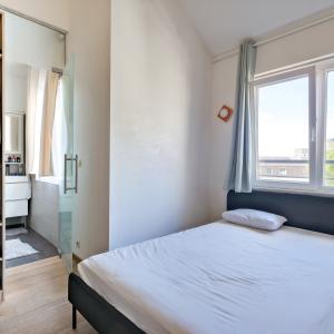 Quartier EU: Penthouse récent avec terrasse de 8 m²