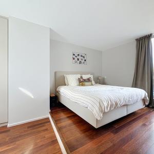 Bois de la Cambre : Magnifique penthouse 1ch + parking