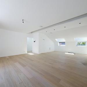 Stephanie/Toison d'or, penthouse rénové ±120m² 3ch terr 17m²