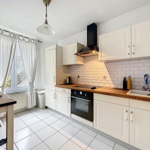 Bailli : Bel appartement meublé + grand balcon