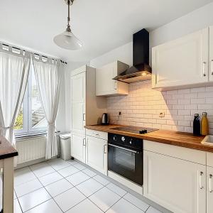 Bailli : Bel appartement meublé + grand balcon
