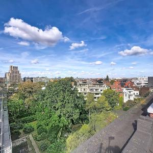 Étoile / ULB : appartement + parking + terrasse sur le toit