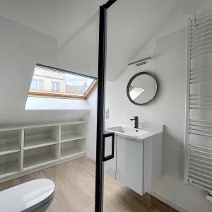 QUARTIER CHATELAIN : Magnifique triplex entièrement rénové
