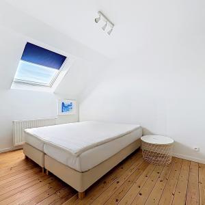 Cimetière d'Ixelles : Duplex 2 chambres meublé + terrasse 