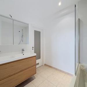 Place Brugmann : Bel appartement 2 ch. remis à neuf