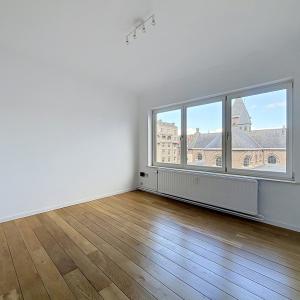 Place Brugmann : Bel appartement 2 ch. remis à neuf