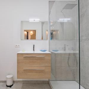 Quartier Cavell: Appartement 1 chambre + bureau, beau jardin