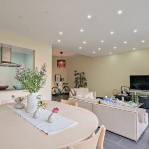 Quartier Cavell: Appartement 1 chambre + bureau, beau jardin