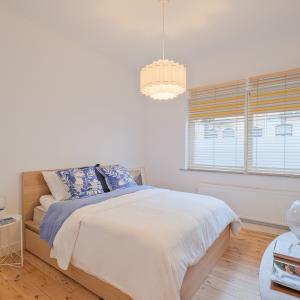 Quartier Cavell: Appartement 1 chambre + bureau, beau jardin