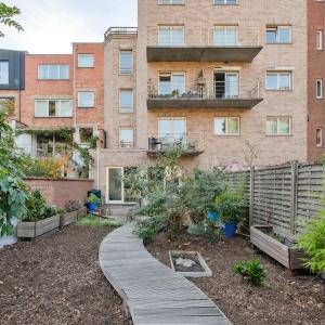Quartier Cavell: Appartement 1 chambre + bureau, beau jardin