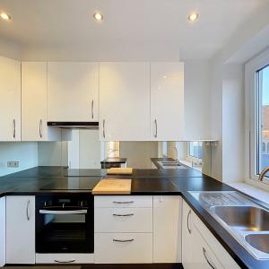 Cinquantenaire – Magnifique penthouse 1 ch. + terrasse