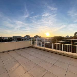 Cinquantenaire – Magnifique penthouse 1 ch. + terrasse