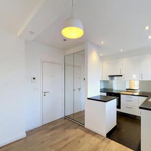 Cinquantenaire – Magnifique penthouse 1 ch. + terrasse
