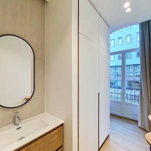 Cinquantenaire : Magnifique appartement meublé et rénové