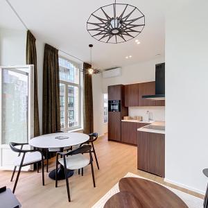 Cinquantenaire : Magnifique appartement meublé et rénové