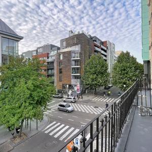 Cinquantenaire - Magnifique studio rénové et meublé