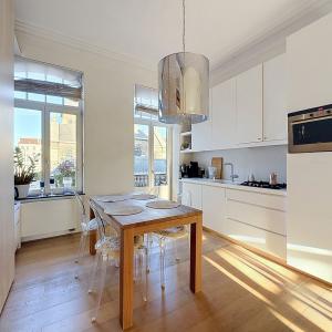 Place Brugmann : Appartement de caractère avec un balcon
