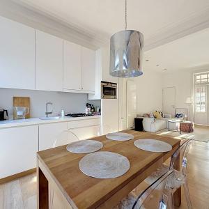 Place Brugmann : Appartement de caractère avec un balcon