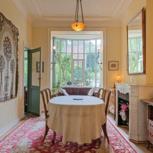 Place Brugmann : maison 6 ch + jardin orienté Sud
