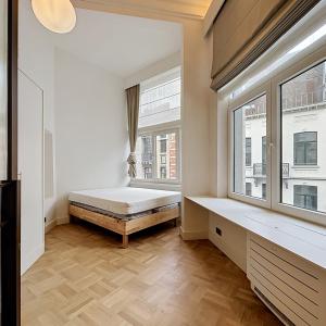 Sablon : Appart. meublé 2 ch. – location 6 à 10 mois