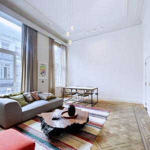 Sablon : Appart. meublé 2 ch. – location 6 à 10 mois