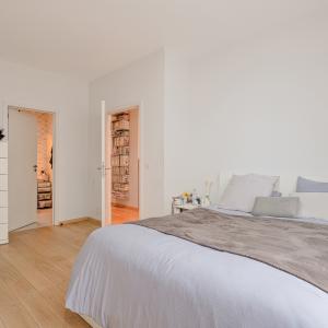 Ixelles, Place Brugmann appartement avec terrasse, parking