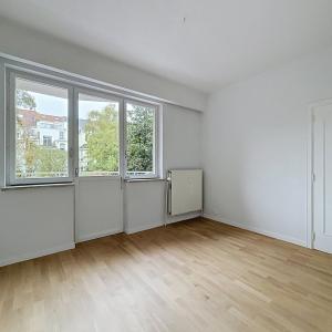 Lepoutre / Pl. Brugmann : Bel appartement + balcon