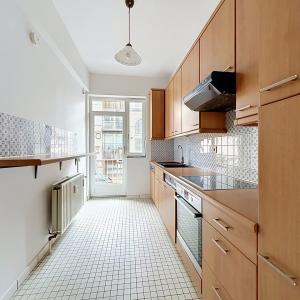Lepoutre / Pl. Brugmann : Bel appartement + balcon