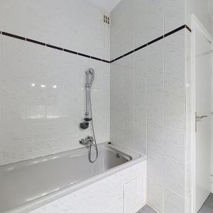 Lepoutre / Pl. Brugmann : Bel appartement + balcon