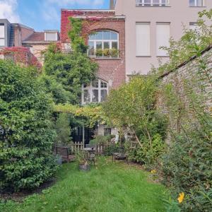Etangs d'Ixelles, maison de Maître révové de 410 m2  jardin