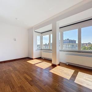 Molière : Charmant appartement de caractère rénové + balcons