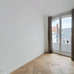 Pl. Brugmann : Sublime appartement de caractère rénové