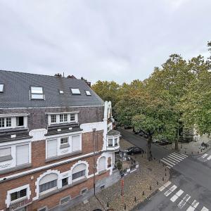 Pl. Brugmann : Sublime appartement de caractère rénové