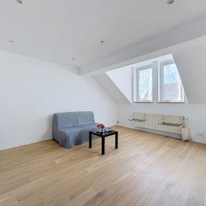 Parvis Saint-Pierre : Bel appartement dernier étage rénové