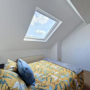 Parvis Saint-Pierre : Bel appartement dernier étage rénové