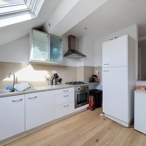 Parvis Saint-Pierre : Bel appartement dernier étage rénové
